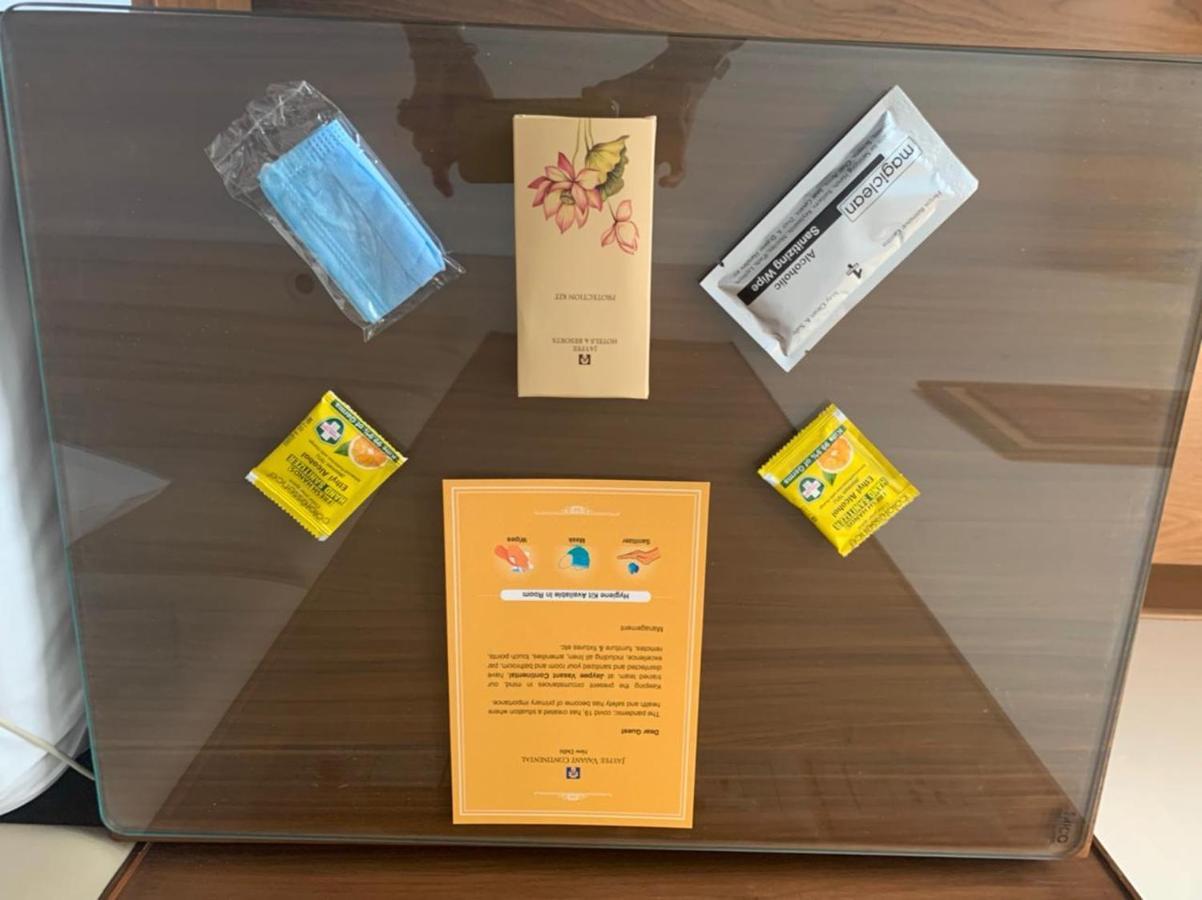 Jaypee Vasant Continental Hotel New Delhi Exterior photo A set of amenities provided by the airline
