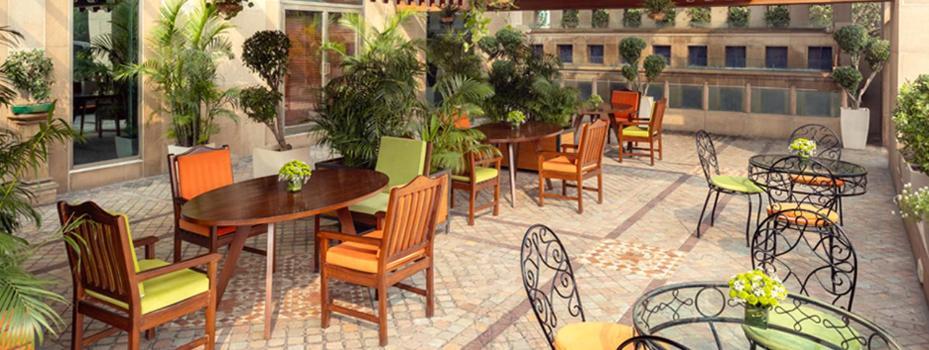 Jaypee Vasant Continental Hotel New Delhi Exterior photo The hotel's lobby