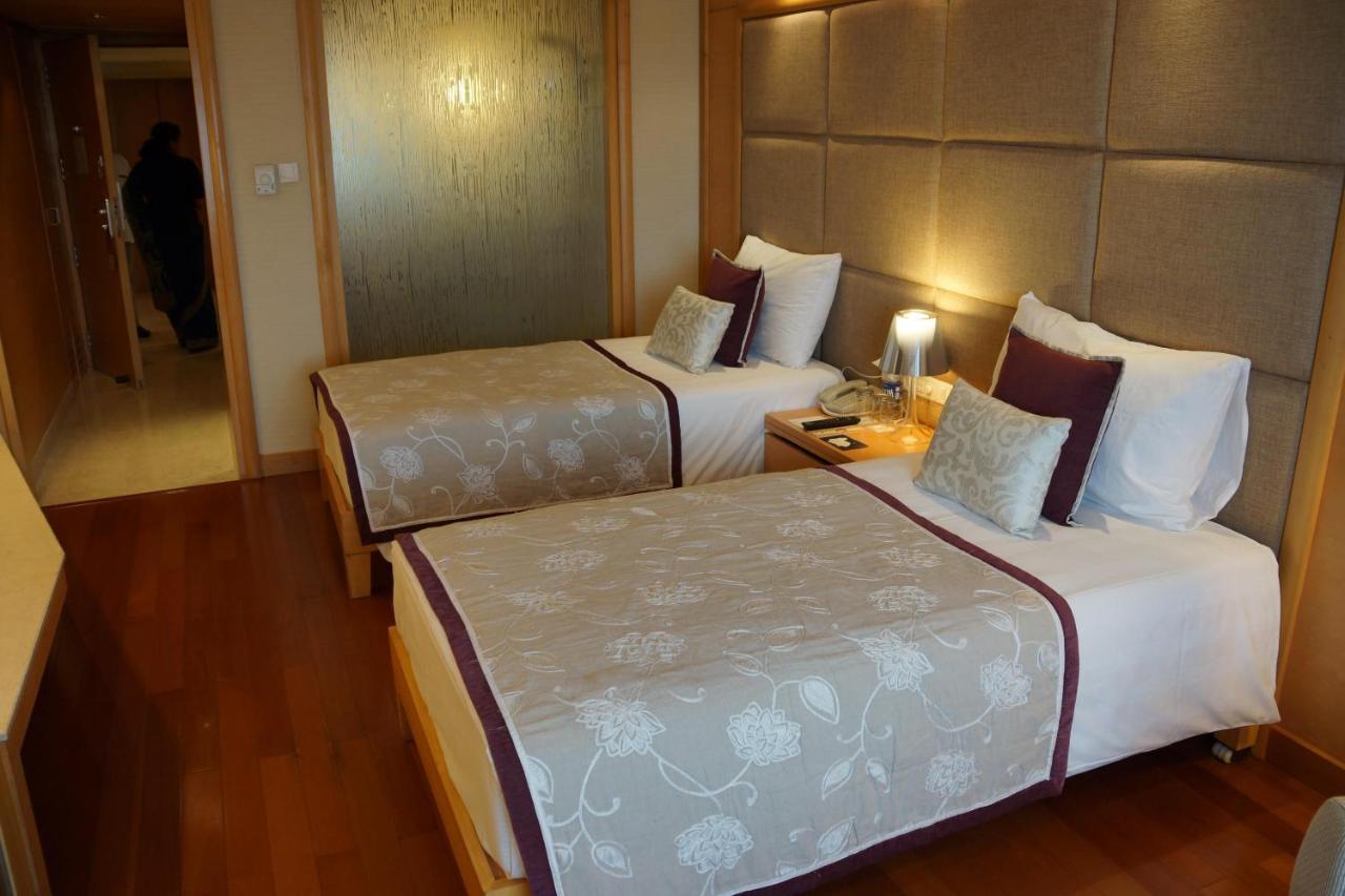 Jaypee Vasant Continental Hotel New Delhi Exterior photo A room at the hotel